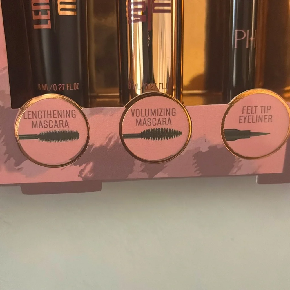 ✨🖤Paris Hilton 3-Piece Eye Makeup Set